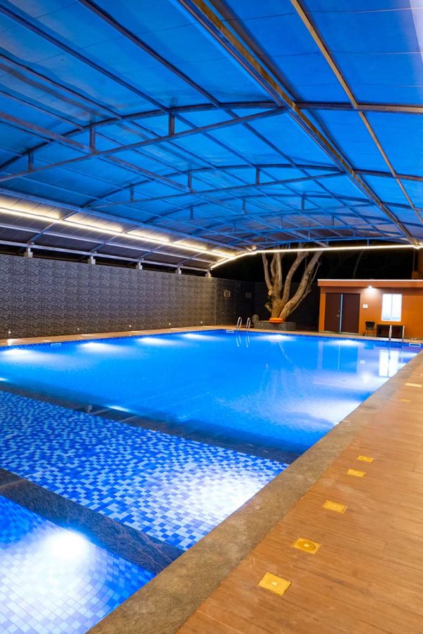 Resort with swiming pool in singapore